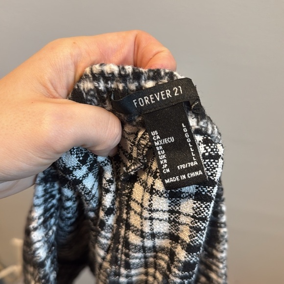 Forever 21 large plaid skort - Picture 6 of 6